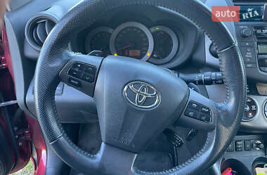 Позашляховик / Кросовер Toyota RAV4 2010 в 