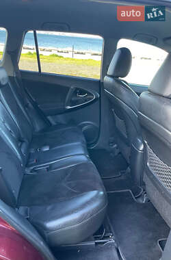 Позашляховик / Кросовер Toyota RAV4 2010 в 