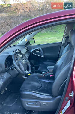 Позашляховик / Кросовер Toyota RAV4 2010 в 