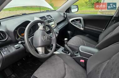 Внедорожник / Кроссовер Toyota RAV4 2011 в 