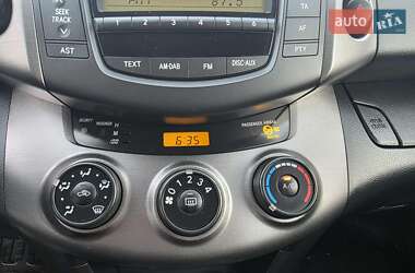 Внедорожник / Кроссовер Toyota RAV4 2011 в 