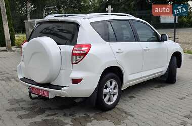 Внедорожник / Кроссовер Toyota RAV4 2011 в 