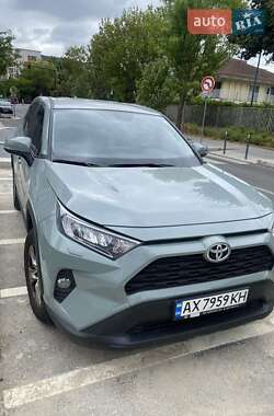Позашляховик / Кросовер Toyota RAV4 2021 в Харкові