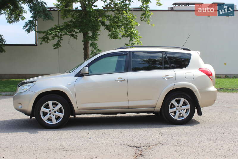 Внедорожник / Кроссовер Toyota RAV4 2007 в Днепре