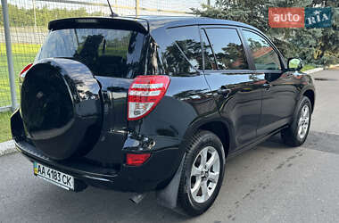 Внедорожник / Кроссовер Toyota RAV4 2011 в 