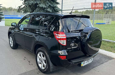 Внедорожник / Кроссовер Toyota RAV4 2011 в 
