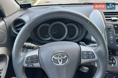 Внедорожник / Кроссовер Toyota RAV4 2011 в 