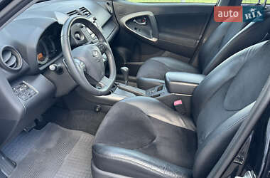 Внедорожник / Кроссовер Toyota RAV4 2011 в 