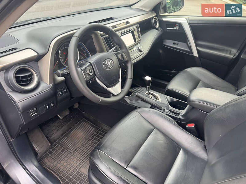 Внедорожник / Кроссовер Toyota RAV4 2014 в Киеве