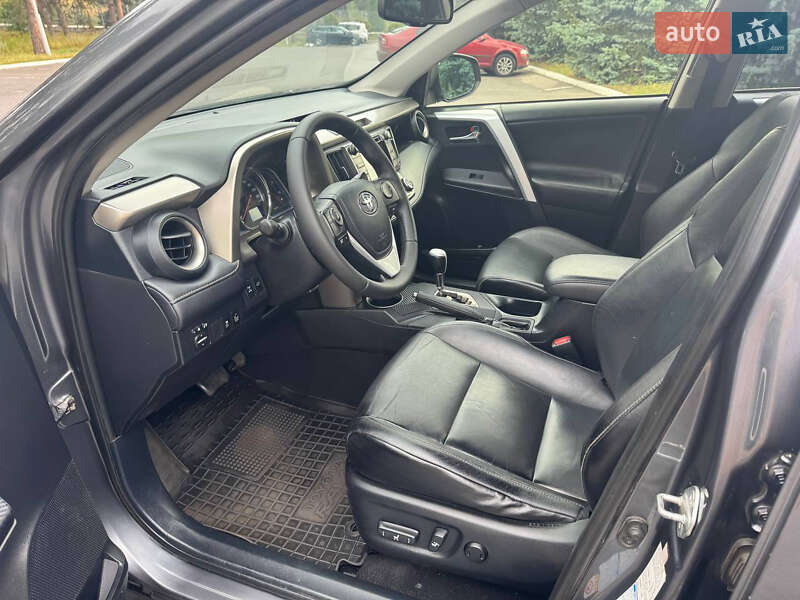 Внедорожник / Кроссовер Toyota RAV4 2014 в Киеве