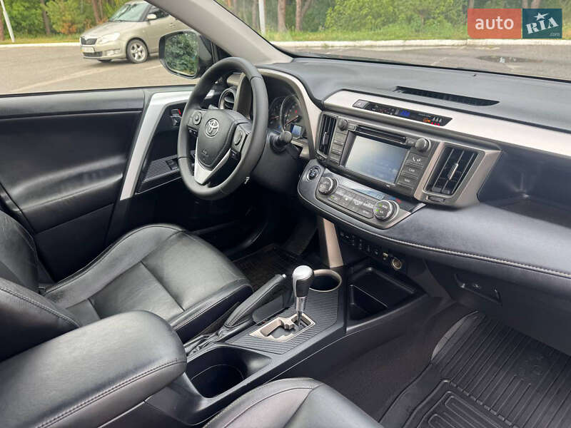 Внедорожник / Кроссовер Toyota RAV4 2014 в Киеве