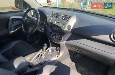 Внедорожник / Кроссовер Toyota RAV4 2007 в 