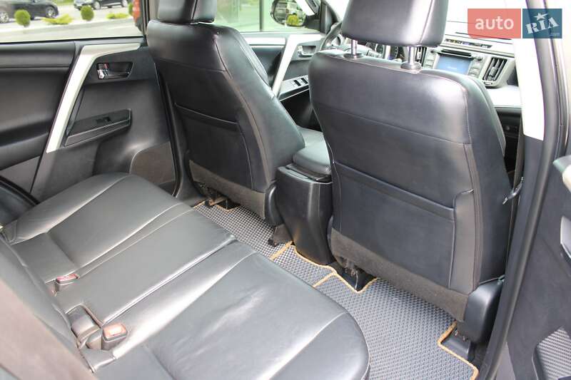 Позашляховик / Кросовер Toyota RAV4 2014 в Черкасах