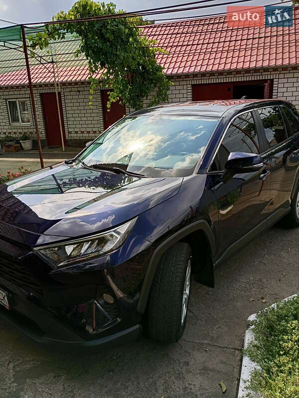 Позашляховик / Кросовер Toyota RAV4 2019 в Врадіївці