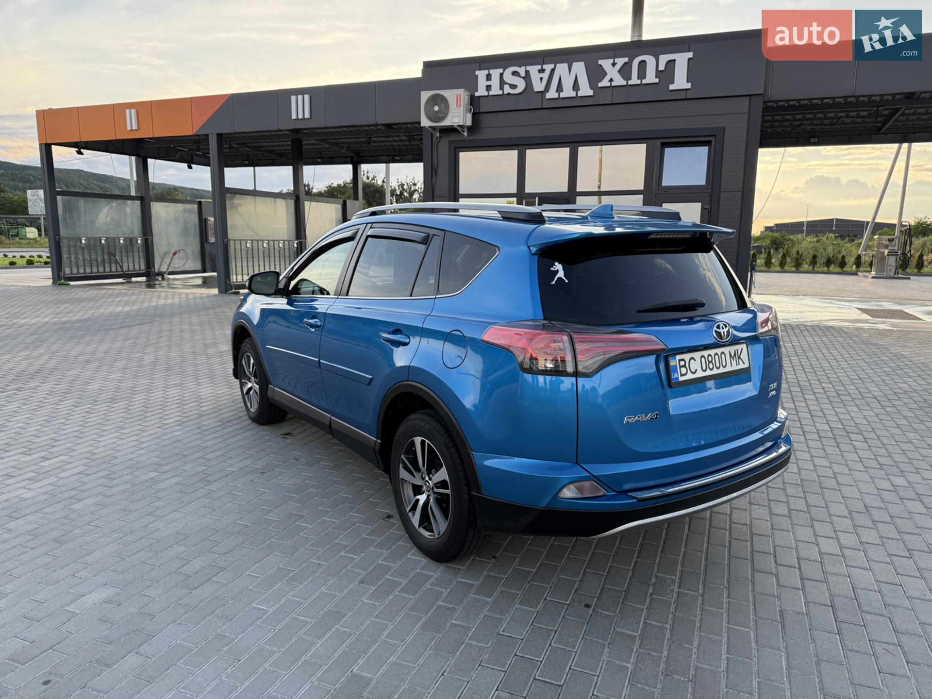 2017 Toyota RAV 4 - мініатюра 7