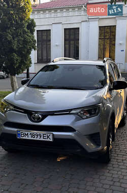 Внедорожник / Кроссовер Toyota RAV4 2017 в Ромнах