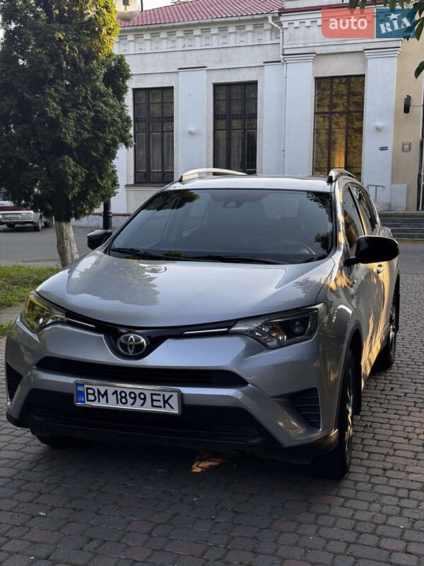 Позашляховик / Кросовер Toyota RAV4 2017 в Ромнах