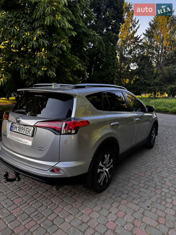 Позашляховик / Кросовер Toyota RAV4 2017 в Ромнах