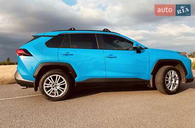 Внедорожник / Кроссовер Toyota RAV4 2021 в Подольске