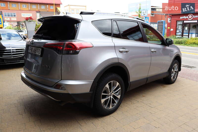 Позашляховик / Кросовер Toyota RAV4 2018 в Львові