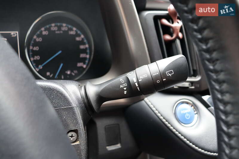 Позашляховик / Кросовер Toyota RAV4 2018 в Львові