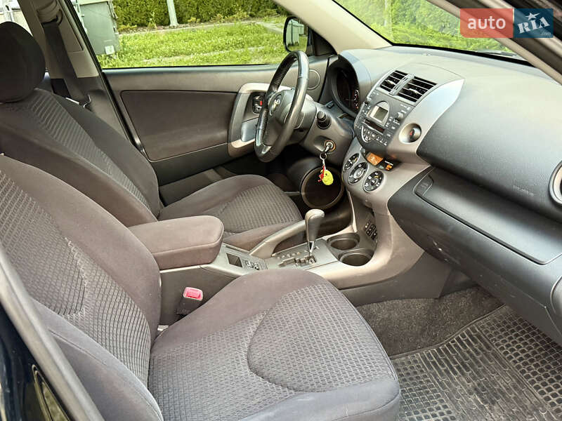 Позашляховик / Кросовер Toyota RAV4 2008 в Харкові