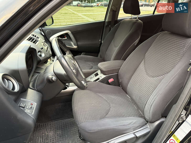 Позашляховик / Кросовер Toyota RAV4 2008 в Харкові
