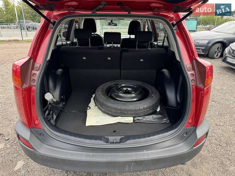 Внедорожник / Кроссовер Toyota RAV4 2015 в Киеве
