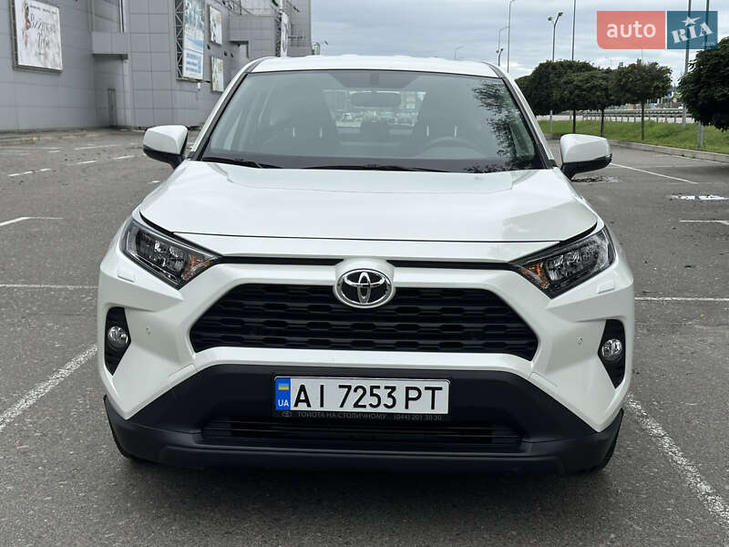 Toyota RAV4 2021