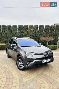 Внедорожник / Кроссовер Toyota RAV4 2017 в Дубно