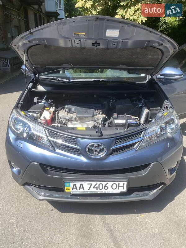 Внедорожник / Кроссовер Toyota RAV4 2013 в Киеве