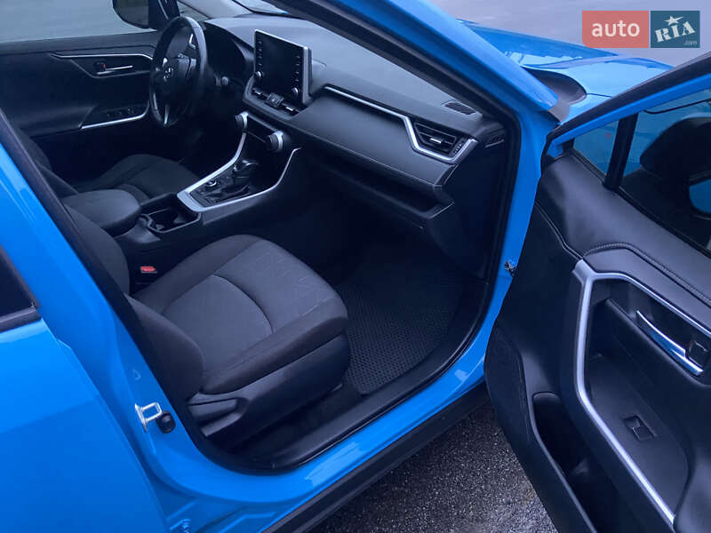 Позашляховик / Кросовер Toyota RAV4 2019 в Києві фото 9 Позашляховик / Кросовер Toyota RAV4 2019 в Києві