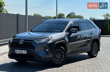 Внедорожник / Кроссовер Toyota RAV4 2019 в Днепре