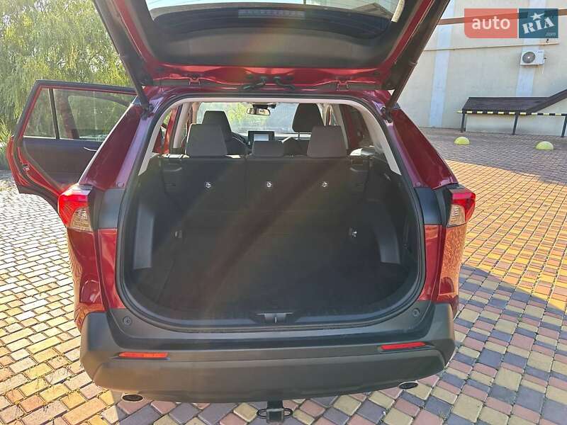 Позашляховик / Кросовер Toyota RAV4 2019 в Умані