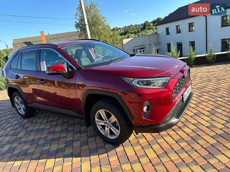 Позашляховик / Кросовер Toyota RAV4 2019 в Умані