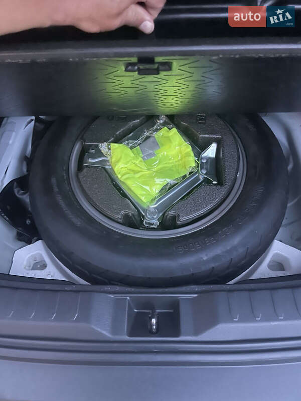 Позашляховик / Кросовер Toyota RAV4 2023 в Києві