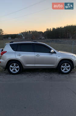 Внедорожник / Кроссовер Toyota RAV4 2006 в Броварах