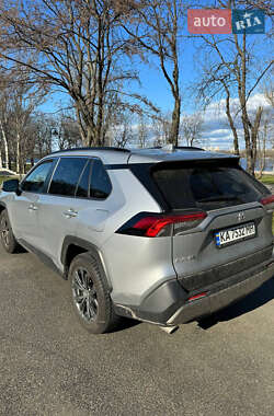 Внедорожник / Кроссовер Toyota RAV4 2022 в Киеве