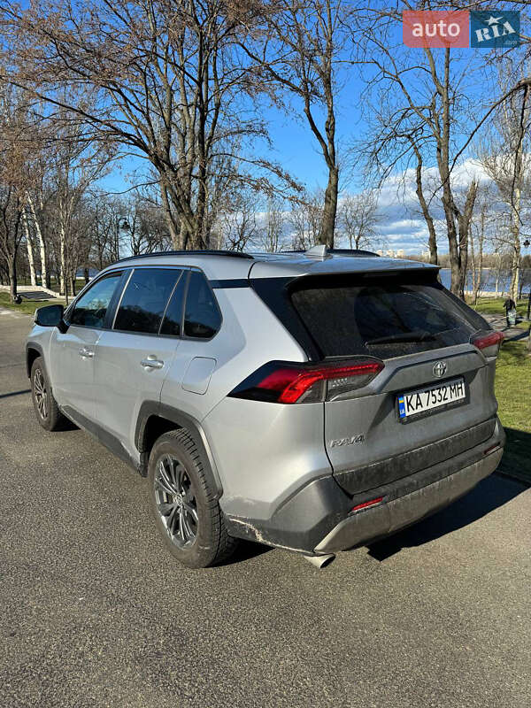 Внедорожник / Кроссовер Toyota RAV4 2022 в Киеве