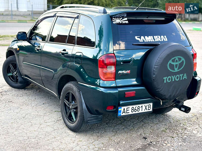 Внедорожник / Кроссовер Toyota RAV4 2000 в Чугуеве