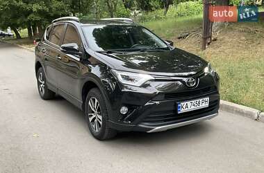 Внедорожник / Кроссовер Toyota RAV4 2017 в Киеве
