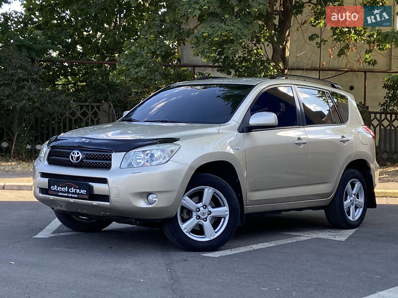 Позашляховик / Кросовер Toyota RAV4 2006 в Миколаєві