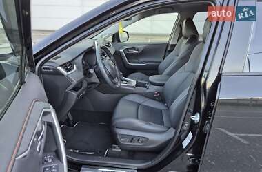 Позашляховик / Кросовер Toyota RAV4 2021 в Києві