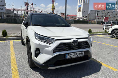 Позашляховик / Кросовер Toyota RAV4 2020 в Львові