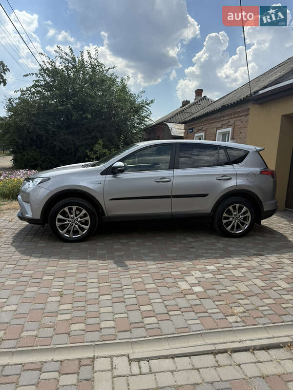 Позашляховик / Кросовер Toyota RAV4 2016 в Кропивницькому