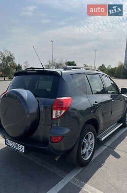 Внедорожник / Кроссовер Toyota RAV4 2007 в 