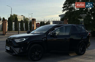 Внедорожник / Кроссовер Toyota RAV4 2020 в 