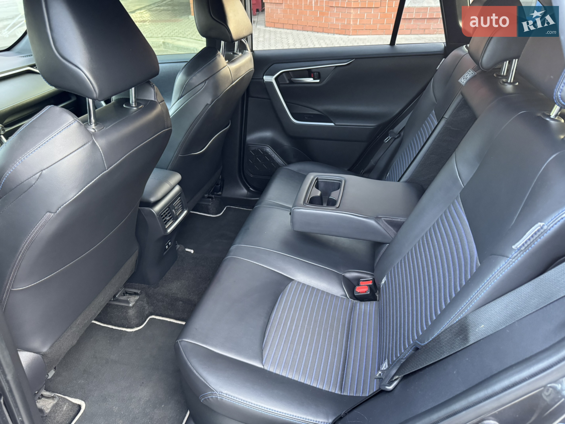 2020 Toyota RAV 4 - мініатюра 11