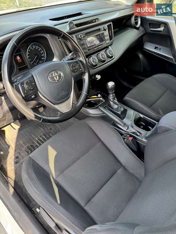 Внедорожник / Кроссовер Toyota RAV4 2018 в Верхнеднепровске фото 16 Внедорожник / Кроссовер Toyota RAV4 2018 в Верхнеднепровске