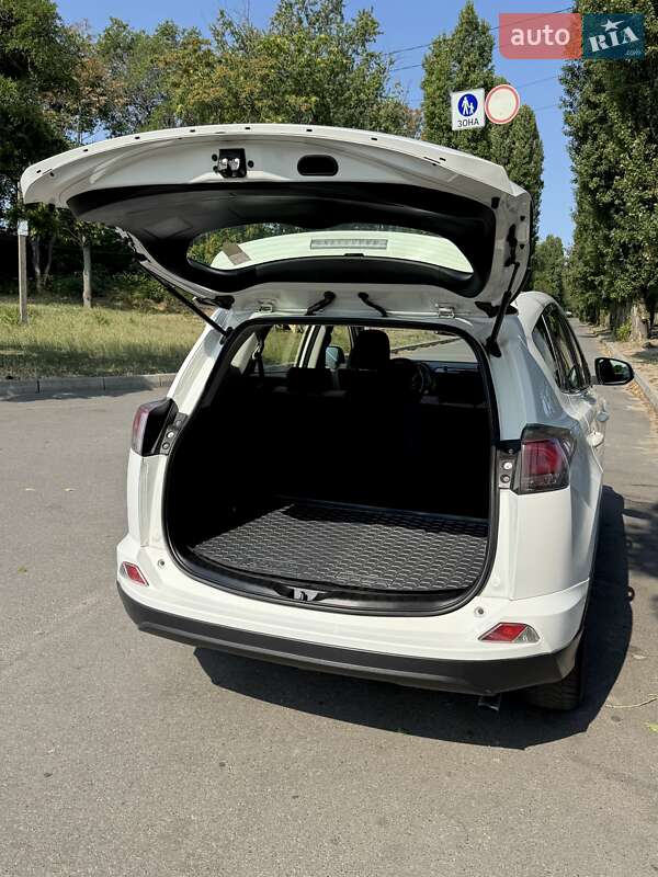 Внедорожник / Кроссовер Toyota RAV4 2018 в Верхнеднепровске фото 25 Внедорожник / Кроссовер Toyota RAV4 2018 в Верхнеднепровске